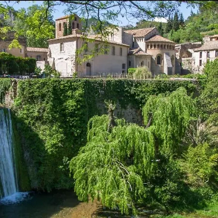 Maison, Proximite Commerces, Plage, P Gratuit Vias