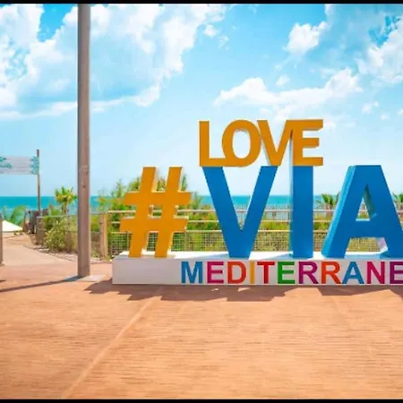 Dom wakacyjny Maison, Proximite Commerces, Plage, P Gratuit Vias