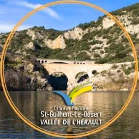 Dom wakacyjny Maison, Proximite Commerces, Plage, P Gratuit Vias